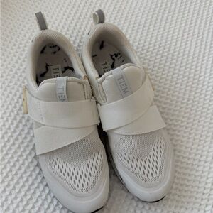 TI:EM Women's Athletic Shoes - White